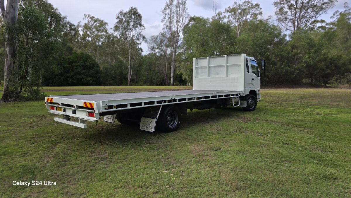 2012 Fuso Steel Tray Truck, FULLY REFURBISHED THROUGHOUT ! image 5
