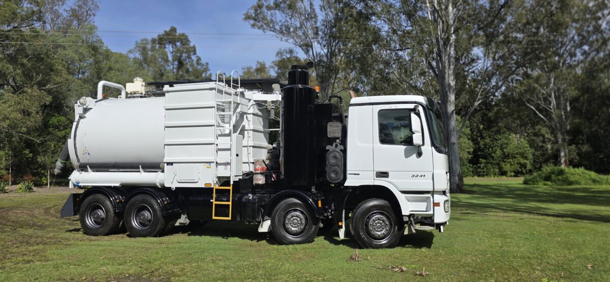 2014 NDD Combo Vac Truck 8×4 with 12,000 Litre Tank, Fully Refurbished Throughout image 6