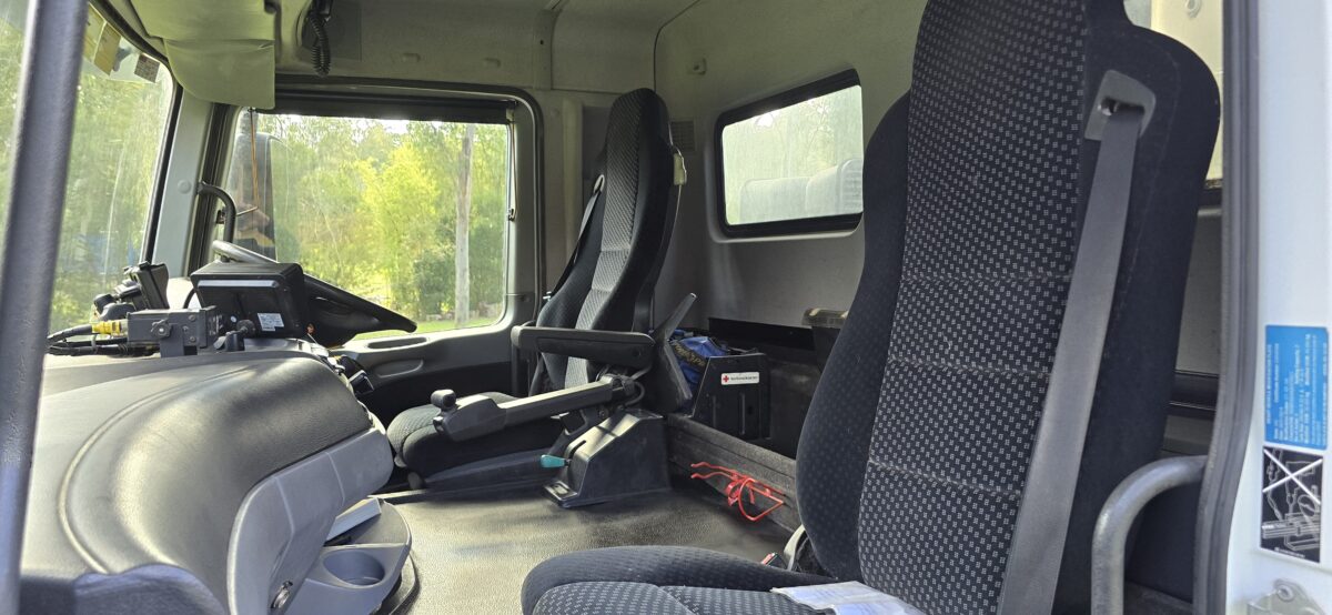 2014 NDD Combo Vac Truck 8×4 with 12,000 Litre Tank, Fully Refurbished Throughout image 13