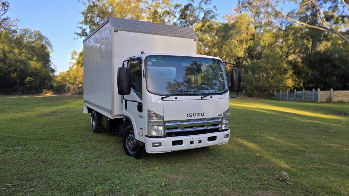 2010 Isuzu Pan AUTO One Fleet Owner image 18