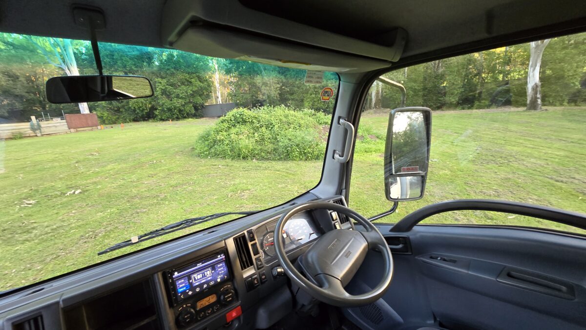 2010 Isuzu Pan AUTO One Fleet Owner image 11