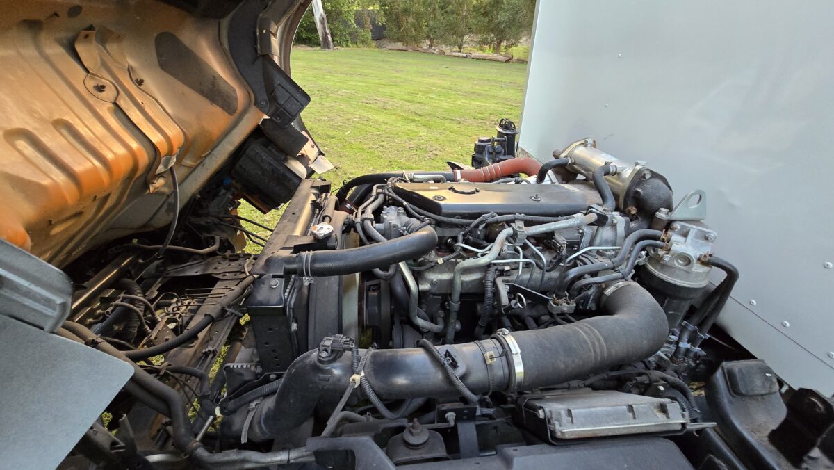 2010 Isuzu Pan AUTO One Fleet Owner image 17
