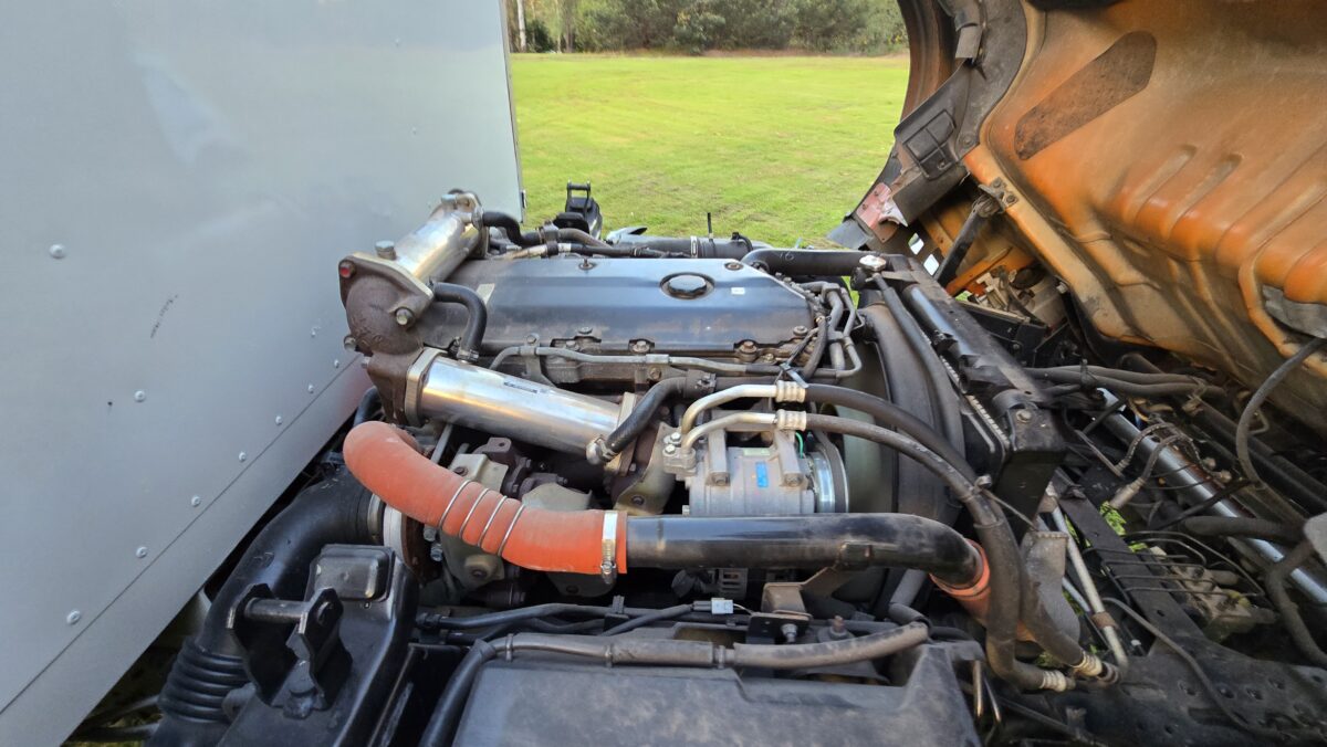2010 Isuzu Pan AUTO One Fleet Owner image 16